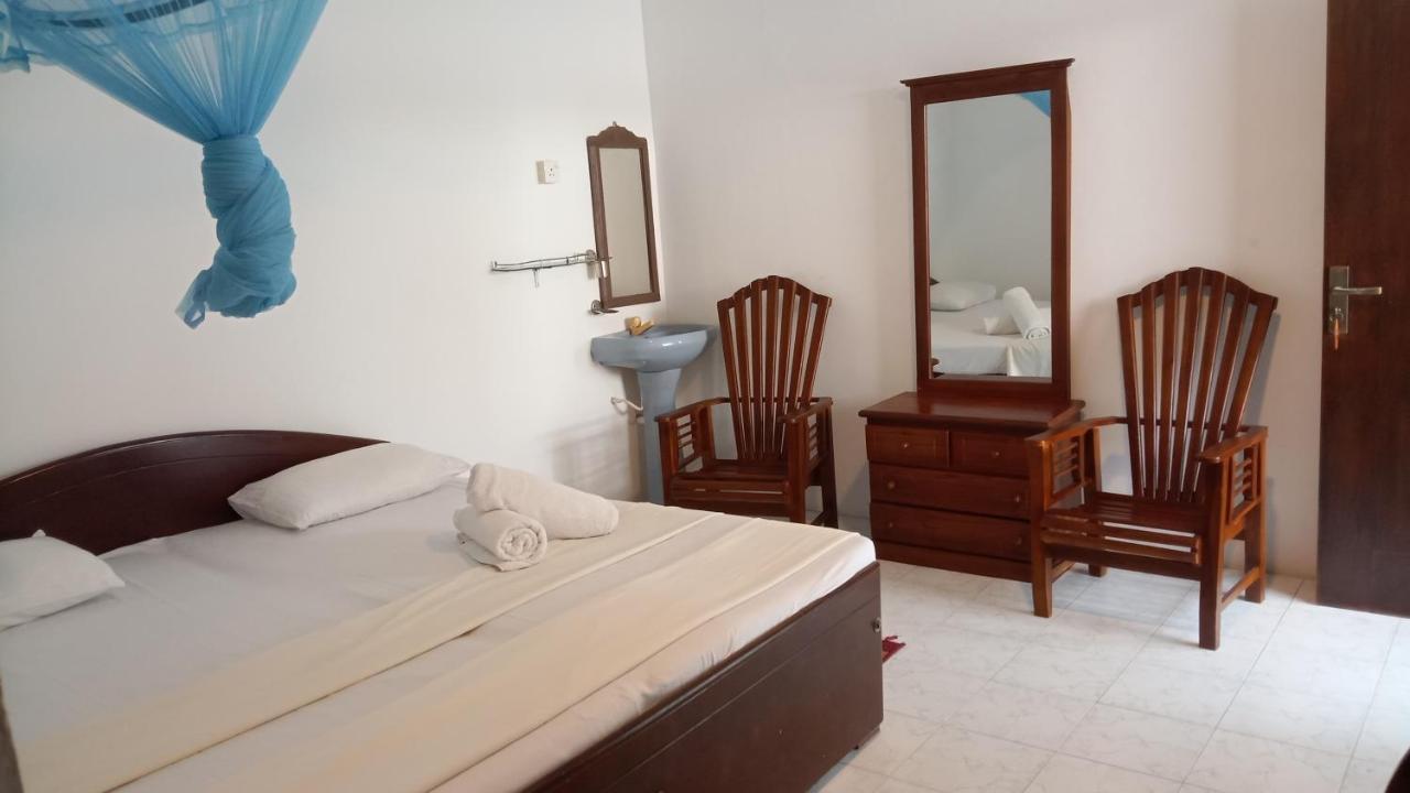 Ocean Moon Hotel Mirissa Eksteriør billede