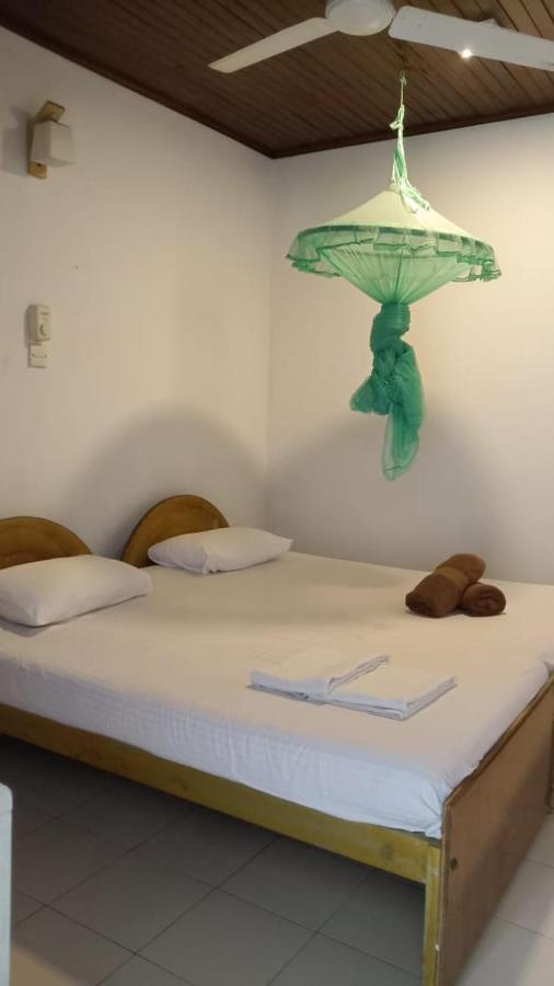 Ocean Moon Hotel Mirissa Eksteriør billede